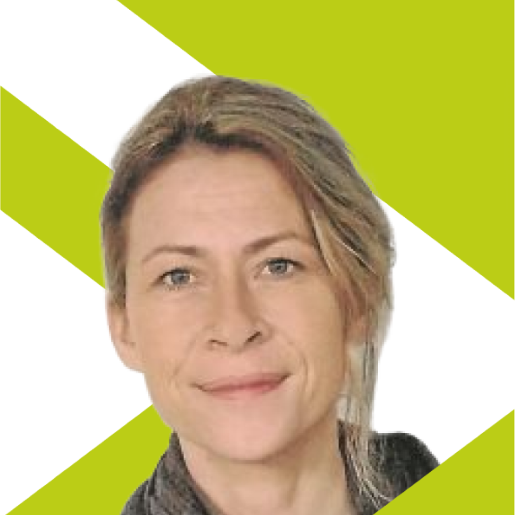 Anne-Laure Nabat Flecher, La Bonne Graine - A white woman with blonde hair tied in the back, wearing a grey shirt and a grey scarf around her neck, captured against a lime green background